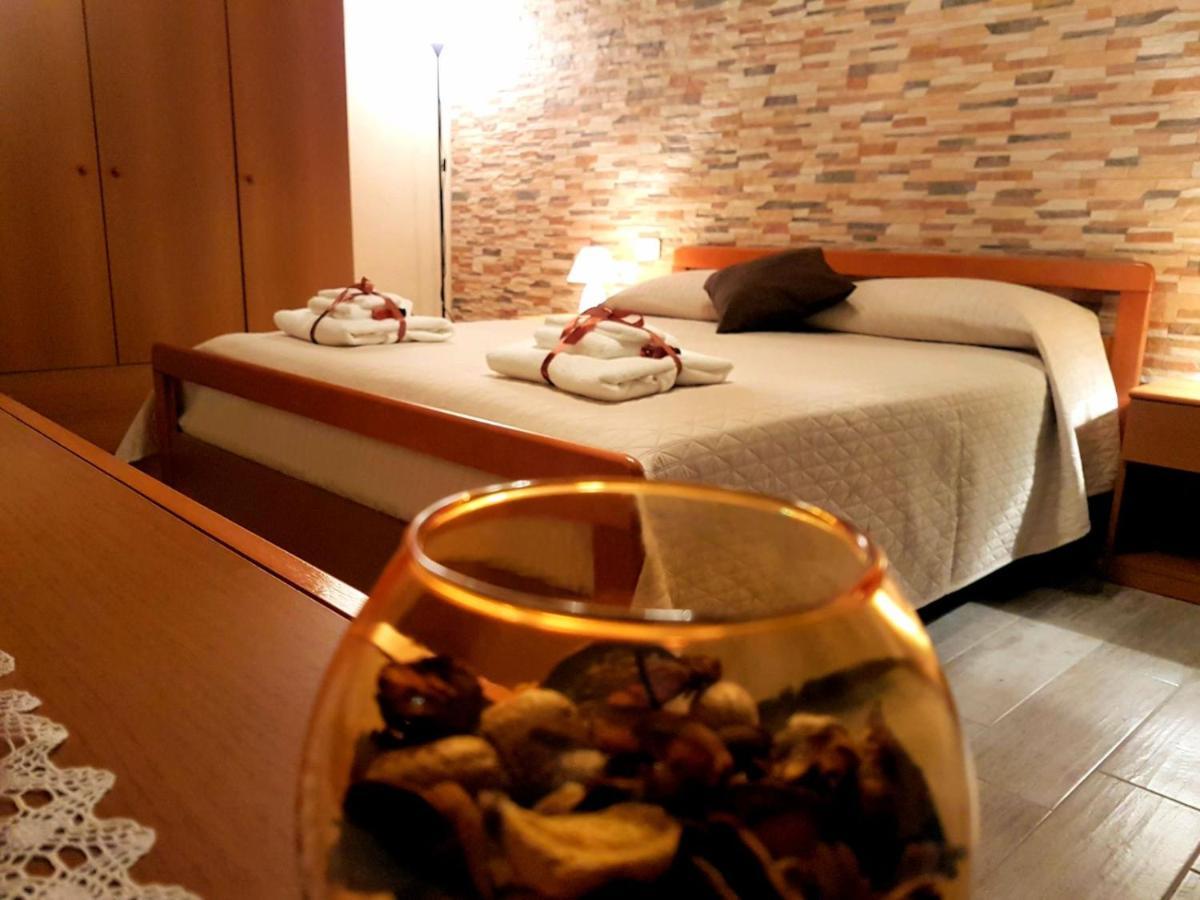 Bed and Breakfast Il Vicoletto à Frascineto Extérieur photo