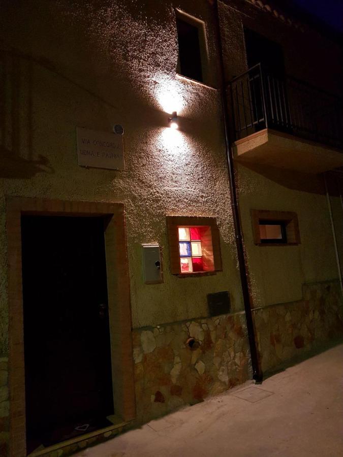 Bed and Breakfast Il Vicoletto à Frascineto Extérieur photo